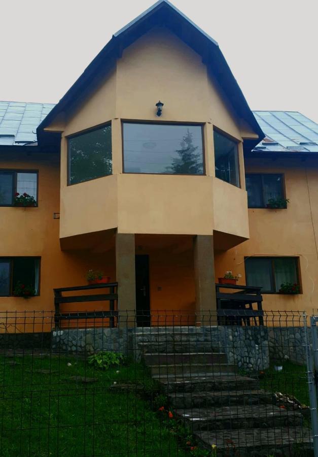 Vila Casa Ionel Si Dani Fundata Exteriér fotografie